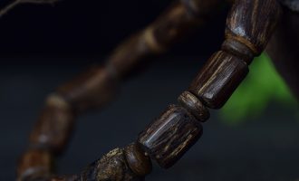 沉香手串有什么盘玩的方法和技巧吗？