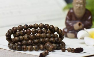 沉香香粉：凝香为尘，邂逅岁月芬芳