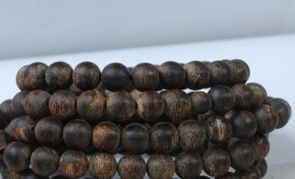 沉香佛珠：朽木裂变的信仰暴力与香道核爆