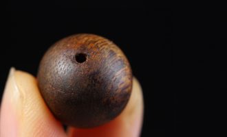 沉香价格:岁月凝香背后的价值密码与市场风云