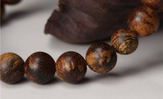 沉香油脂：沉香灵韵的精华凝聚